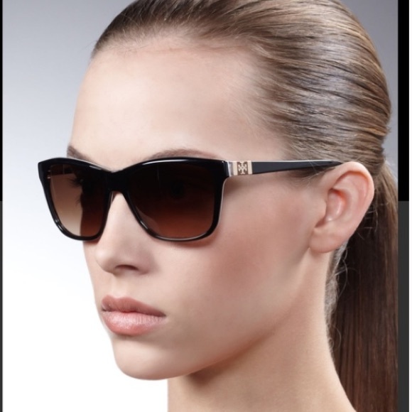 tory burch wayfarer sunglasses